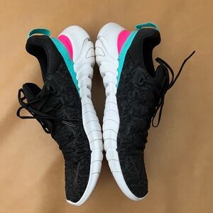 Nike Free Run 5.0 Shoes (M 6.5/W 8/EU 39)